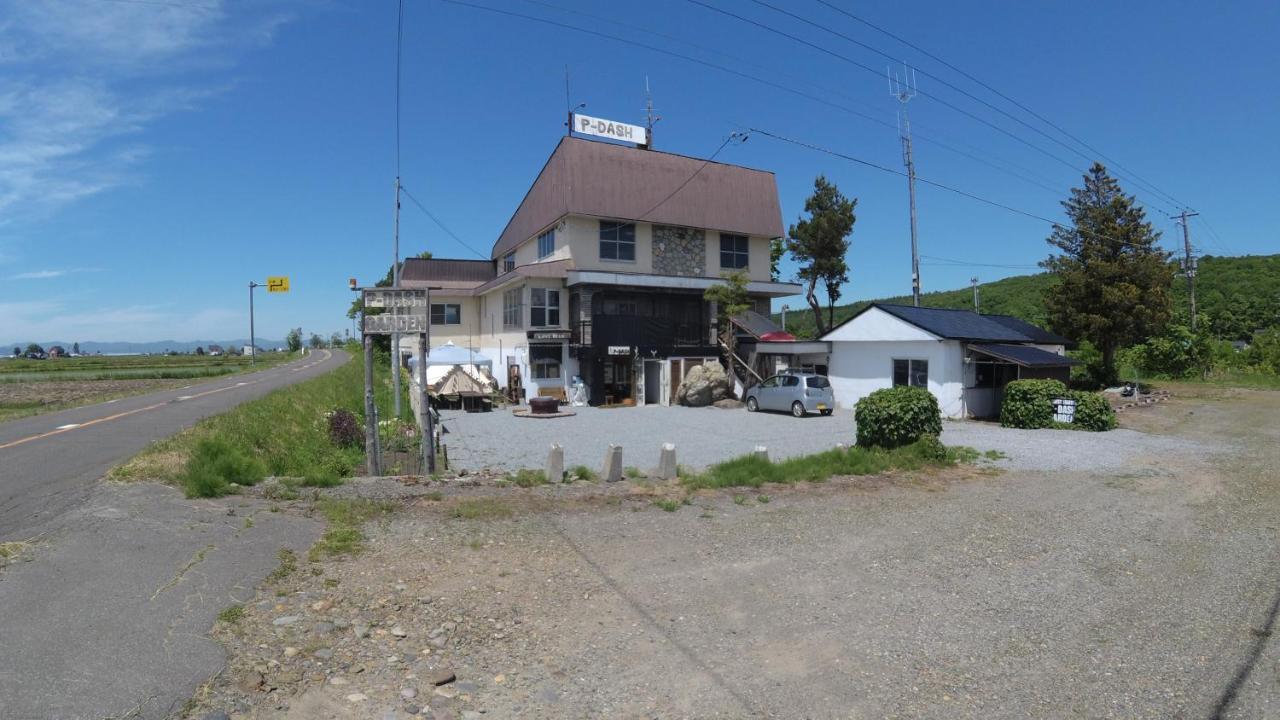 P-Dash Garden Backpackers Higashikawa Exteriör bild