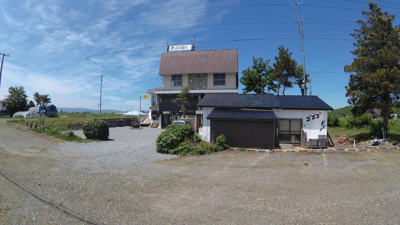 P-Dash Garden Backpackers Higashikawa Exteriör bild