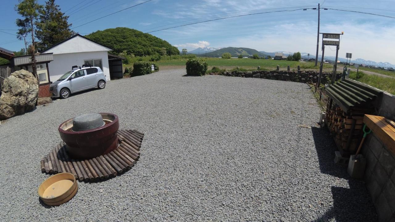 P-Dash Garden Backpackers Higashikawa Exteriör bild