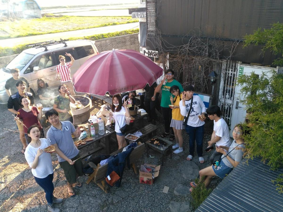 P-Dash Garden Backpackers Higashikawa Exteriör bild